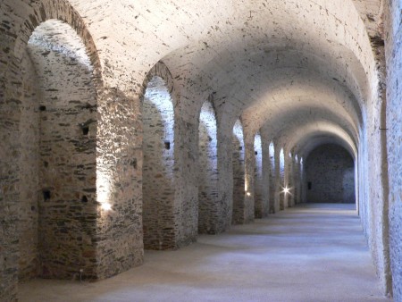 najväčšie pivničné priestory v strednej Európe (pod Hradom Červený Kameň)